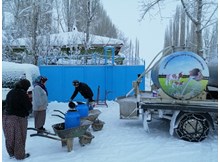 Zorlu kış şartlarına rağmen süt toplama hizmetlerine devam