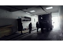 Gece yarısı evine gelen genci av tüfeği ile vurdu