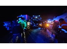 8 araç birbirine girdi: 9 yaralı