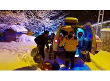 Hamile kadının imdadına paletli ambulans yetişti