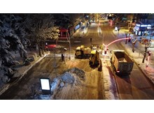 Şehir içinde toplanan karlar Çomar Barajı’na taşınıyor