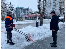 40 araç ve 200 personelle karla mücadele