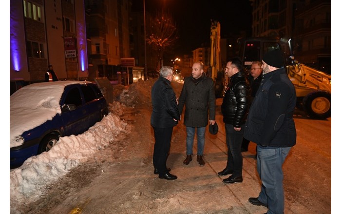 personel-ve-is-makineleri-gece-gunduz-sahada-5