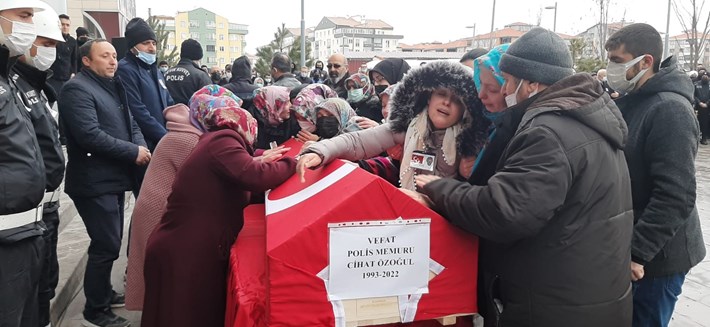 KALBİNE YENİK DÜŞEN POLİS MEMURUNUN NAAŞI TÖRENLE MEMLEKETİNE UĞURLANDI