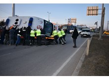 Otomobil ile ambulans çarpıştı: 5 yaralı