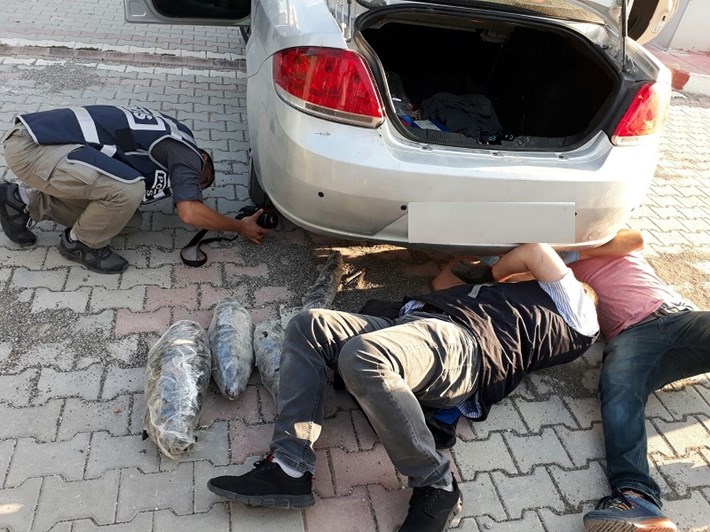 ÇORUM POLİSİ UYUŞTURUCU TACİRLERİNE GEÇİT VERMEDİ
