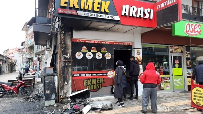 İŞ YERİNDE ÇIKAN YANGIN MADDİ HASARA NEDEN OLDU