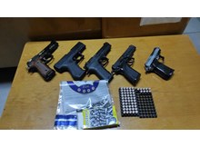 5 ruhsatsız tabancayla birlikte yakalandı