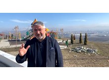 Akkent’e şehir manzaralı kafeterya