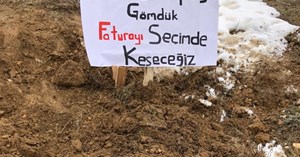 CHP’li gençler, zam sandığını toprağa verdi