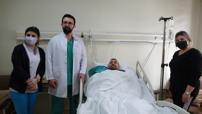 KORONA VİRÜS SONRASI KAN DOLAŞIMI BOZUKLUĞU TEŞHİSİ KONULAN HASTAYA KÖK HÜCRE TEDAVİSİ UYGULANDI ÇORUM'DA İLK KEZ UYGULANAN TEDAVİ YÖNTEMİYLE HASTA SAĞLIĞINA KAVUŞTU
