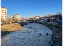 Karlar erimeye başlayınca akarsuların debisi yükseldi