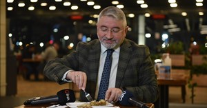 Aşgın, Putin’i leblebi helvasına davet etti