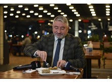 Aşgın, Putin’i leblebi helvasına davet etti