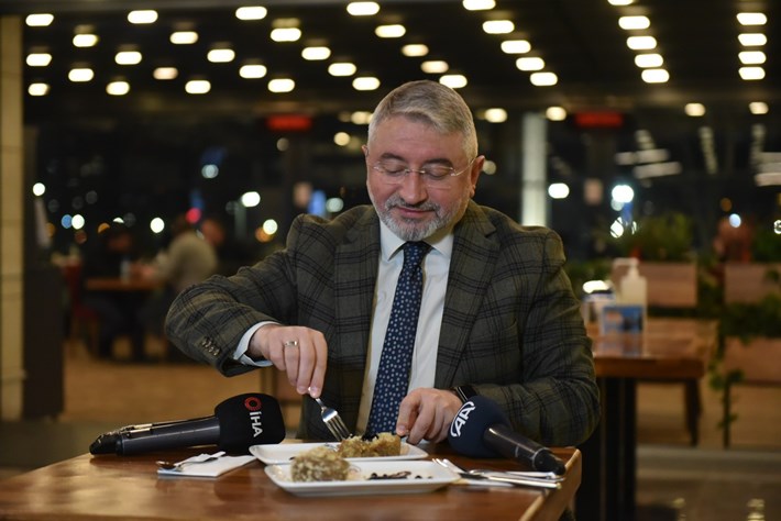 YUNAN BASININDA GÜNDEM OLMUŞTU, ÇORUM'DAN PUTİN'E LEBLEBİ HELVASI ÇAĞRISI ÇORUM BELEDİYE BAŞKANI HALİL İBRAHİM AŞGIN: 