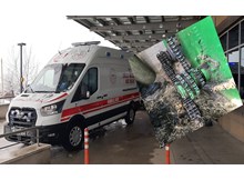 Yem karma manikasının zinciri çocuğun ayağını kopardı