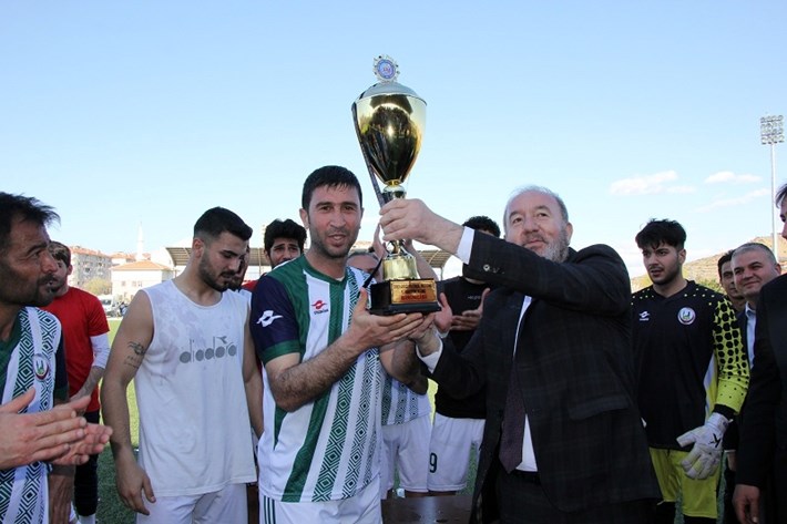 SUNGURLU BELEDİYESPOR NAMAĞLUP ŞAMPİYON OLDU