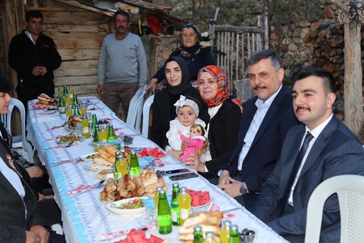 14 AYLIKKEN YAKALANDIĞI KANSERİ YENDİ VALİ MUSTAFA ÇİFTÇİ, SAĞLIĞINA KAVUŞAN BUĞLEM'İ ZİYARET ETTİ