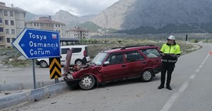 Hafit ticari araç ile otomobil çarpıştı: 1 yaralı