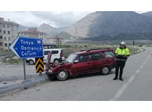 Hafit ticari araç ile otomobil çarpıştı: 1 yaralı