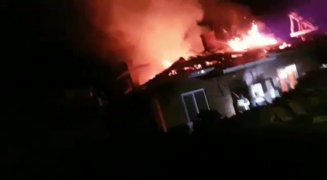 MECİTÖZÜ'NDE YANGIN