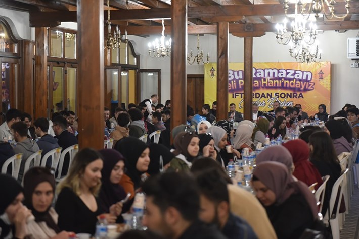 gençlerle iftar (2)