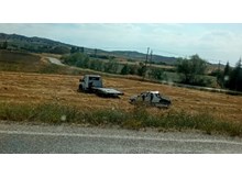 Otomobil tarlaya uçtu: 4 yaralı