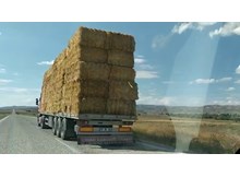 Saman yüklü tır tehlike oluşturdu