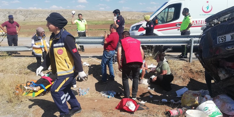SUNGURLU'DA TRAFİK KAZASI: 7 YARALI