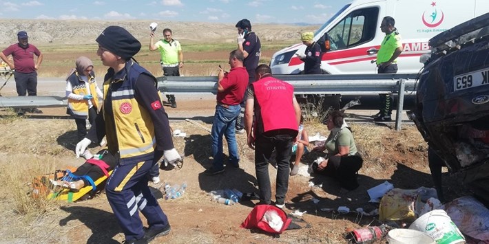 SUNGURLU'DA TRAFİK KAZASI: 7 YARALI
