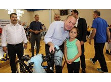 Şahiner’den yaz spor kurslarına katılan çocuklara bisiklet