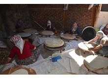 Kadınların imece usulü kış hazırlığı