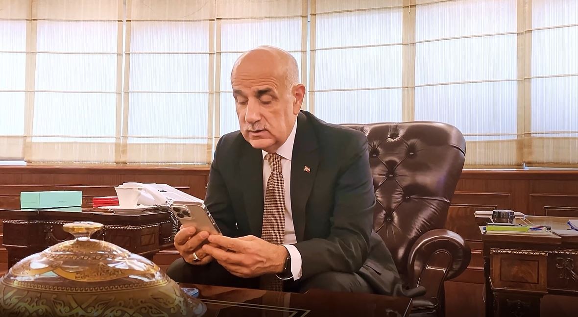 BAKAN KİRİŞCİ'DEN SALDIRIYA UĞRAYAN DENETİM PERSONELİNE GEÇMİŞ OLSUN TELEFONU