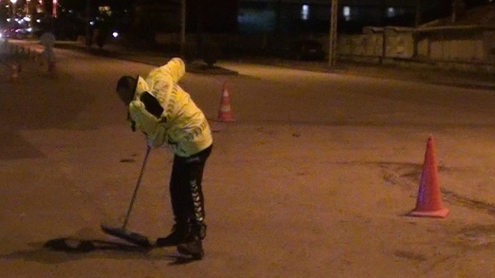 KAZA SONRASI TRAFİK POLİSLERİNDEN ÖRNEK DAVRANIŞ