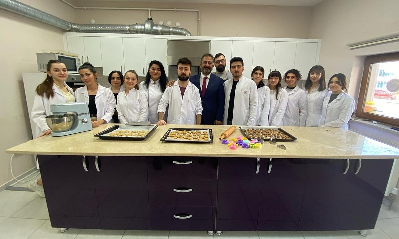 Öğrenciler kurabiye yapımı (7)