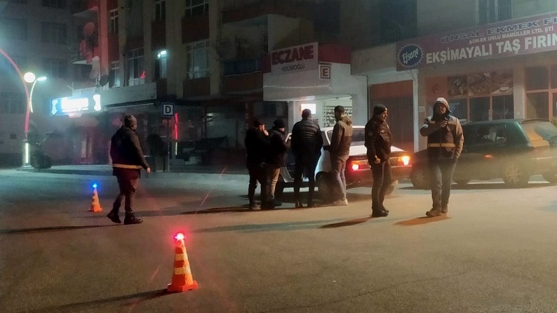 ÇORUM POLİSİNDEN ŞOK DENETİM HAKLARINDA ARAMA KARARI BULUNAN 28 KİŞİ YAKALANDI