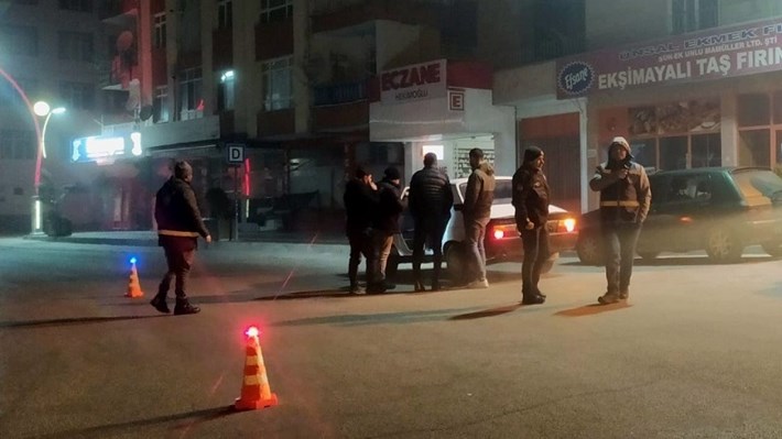 ÇORUM POLİSİNDEN ŞOK DENETİM HAKLARINDA ARAMA KARARI BULUNAN 28 KİŞİ YAKALANDI