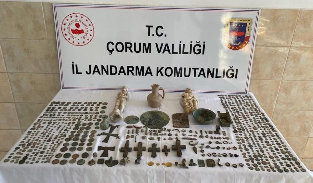TARİHE SAHİP ÇIKAN JANDARMA 774 TARİHİ ESERİ MÜZEYE KAZANDIRDI