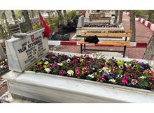 Sungurlu'da şehitlik çiçeklerle donatıldı