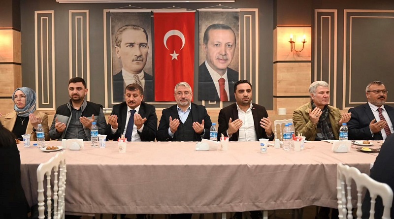 Başkan Aşgın, AK Parti teşkilatlarıyla iftarda bir araya geldi 28.03.2023 (2)
