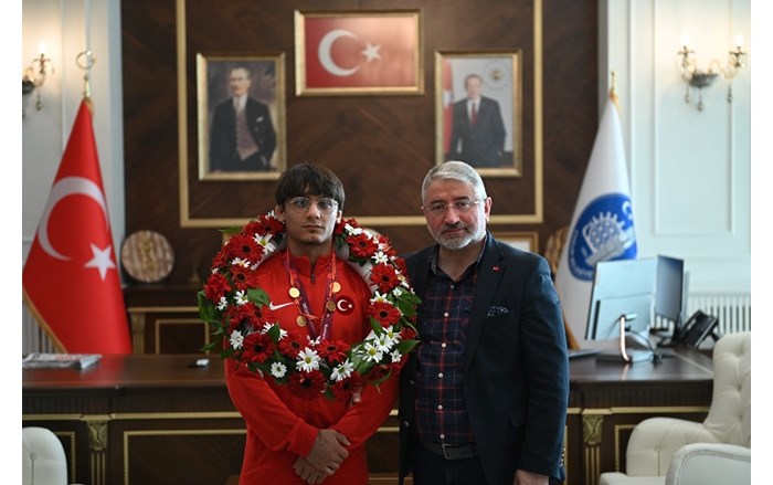 Mert İlbars, Çorum’un gururu oldu (4)